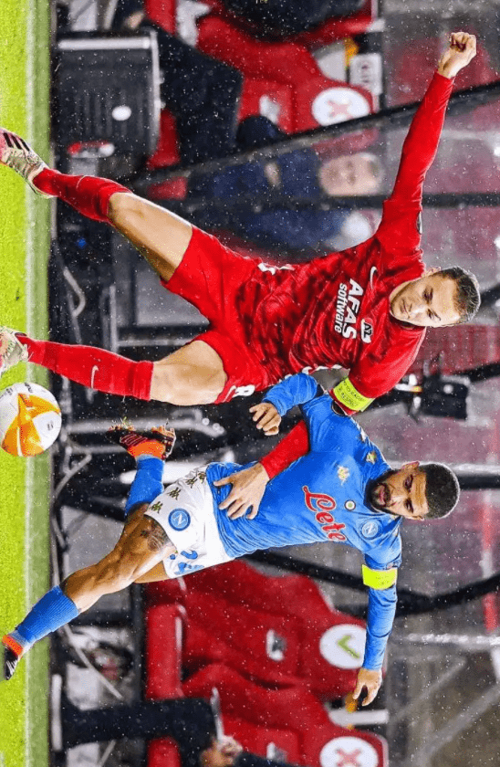 持得非常高 持得非常高